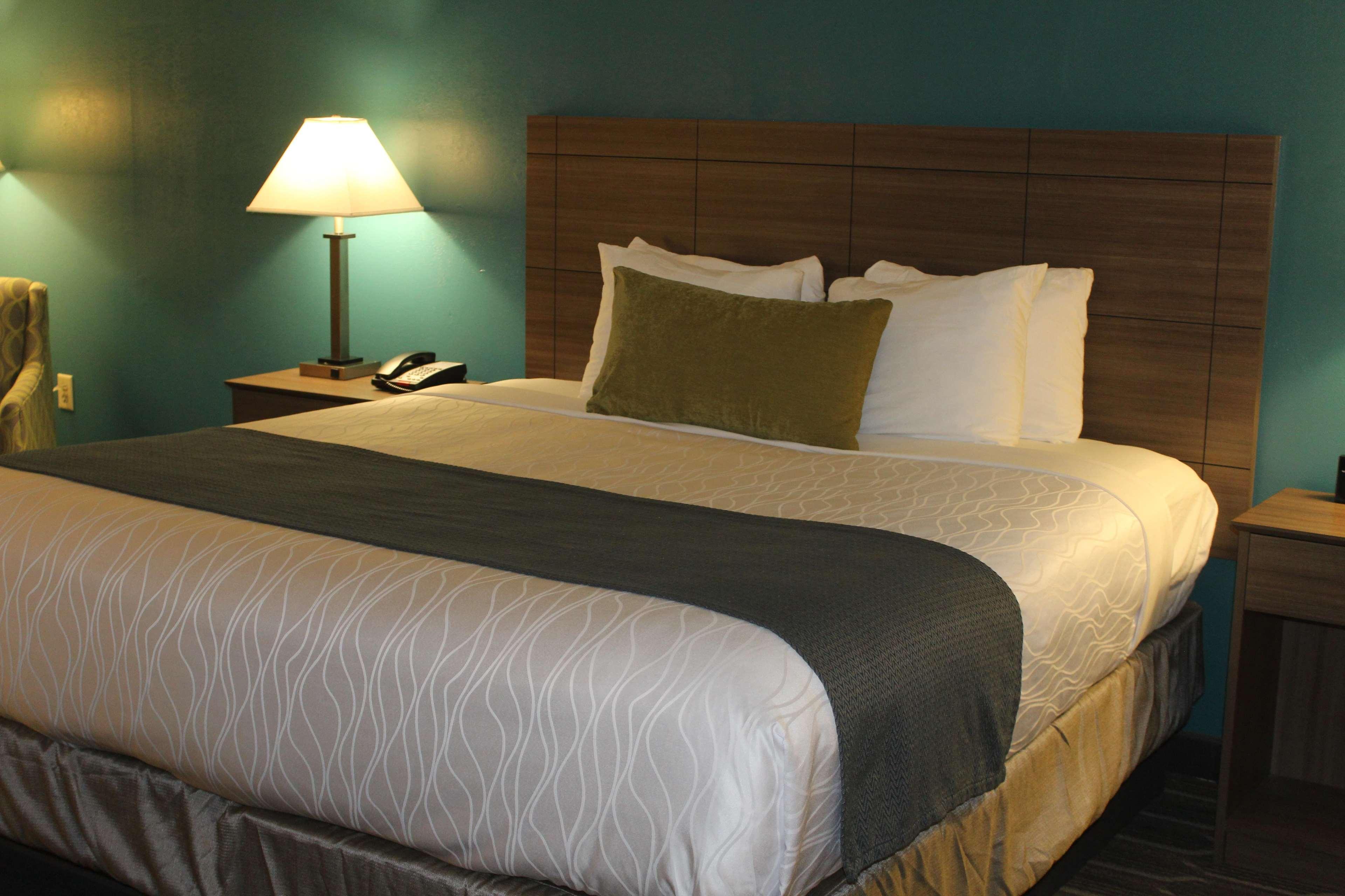 Best Western Plus Yadkin Valley Inn & Suites Jonesville Exterior photo