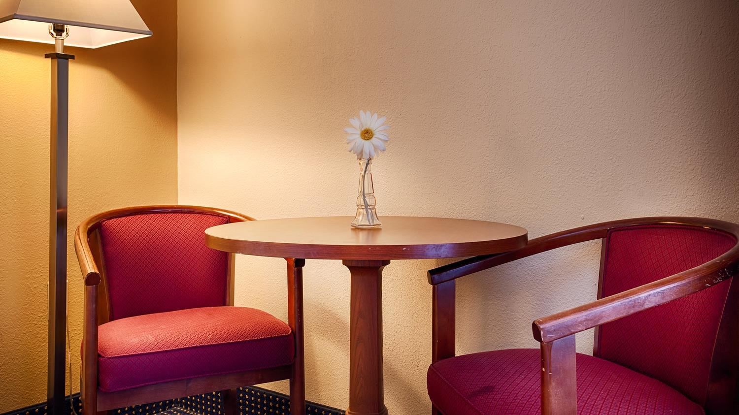 Best Western Plus Yadkin Valley Inn & Suites Jonesville Exterior photo