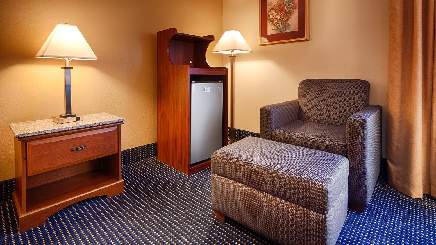 Best Western Plus Yadkin Valley Inn & Suites Jonesville Exterior photo