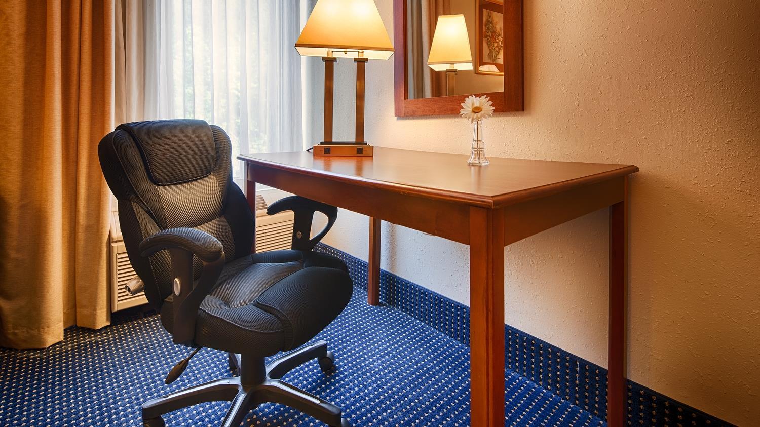 Best Western Plus Yadkin Valley Inn & Suites Jonesville Exterior photo
