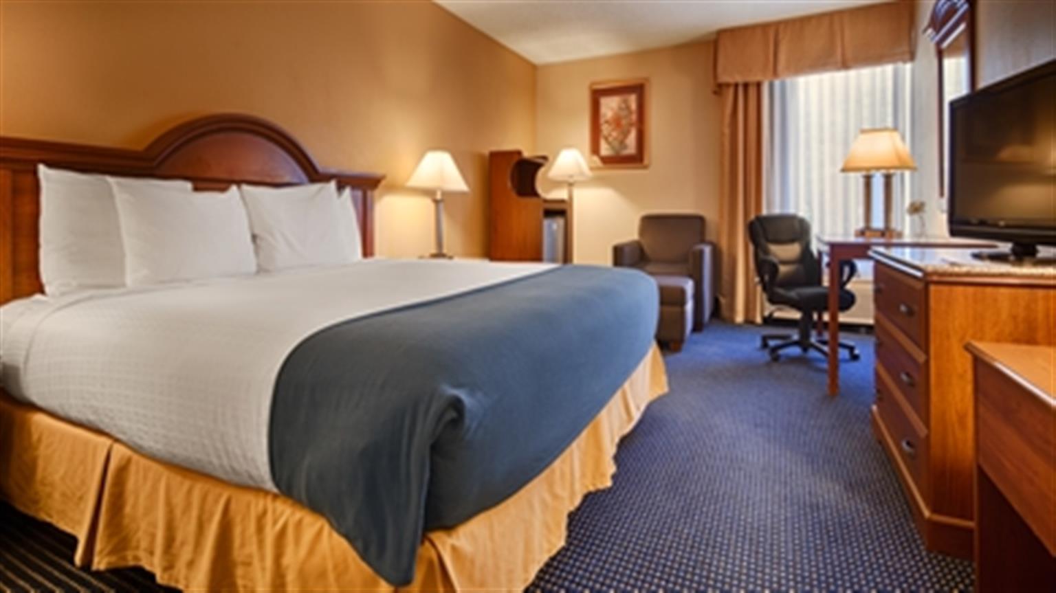 Best Western Plus Yadkin Valley Inn & Suites Jonesville Exterior photo