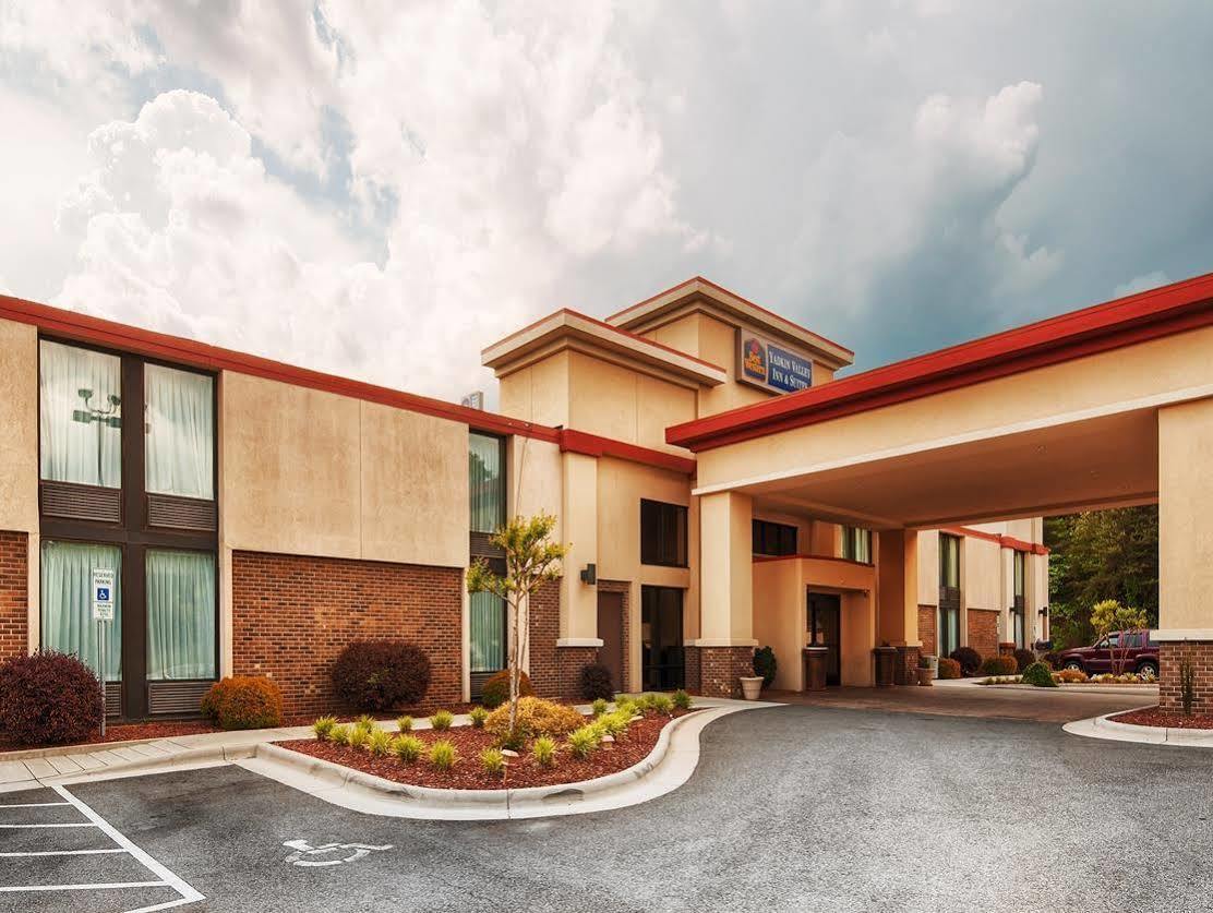 Best Western Plus Yadkin Valley Inn & Suites Jonesville Exterior photo