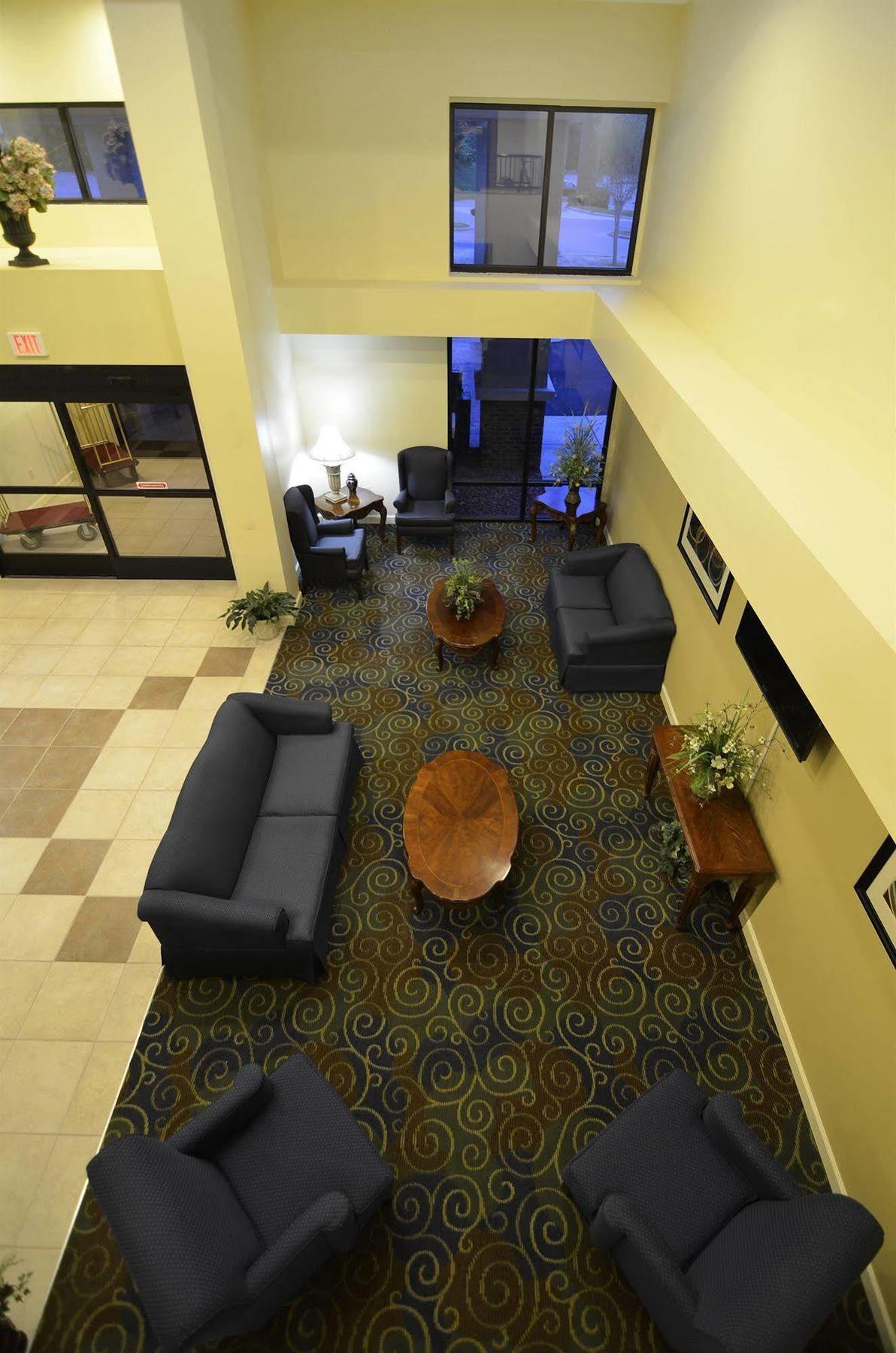 Best Western Plus Yadkin Valley Inn & Suites Jonesville Exterior photo