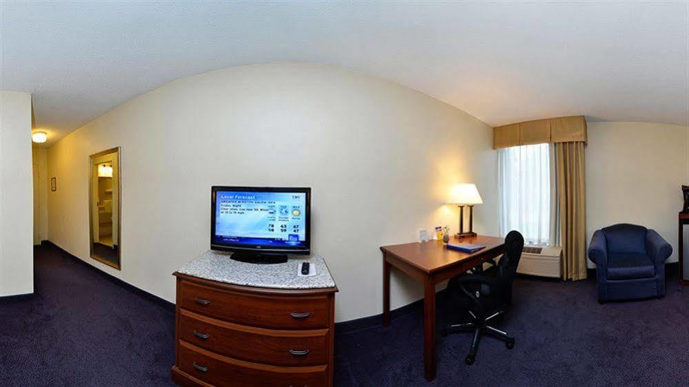 Best Western Plus Yadkin Valley Inn & Suites Jonesville Exterior photo