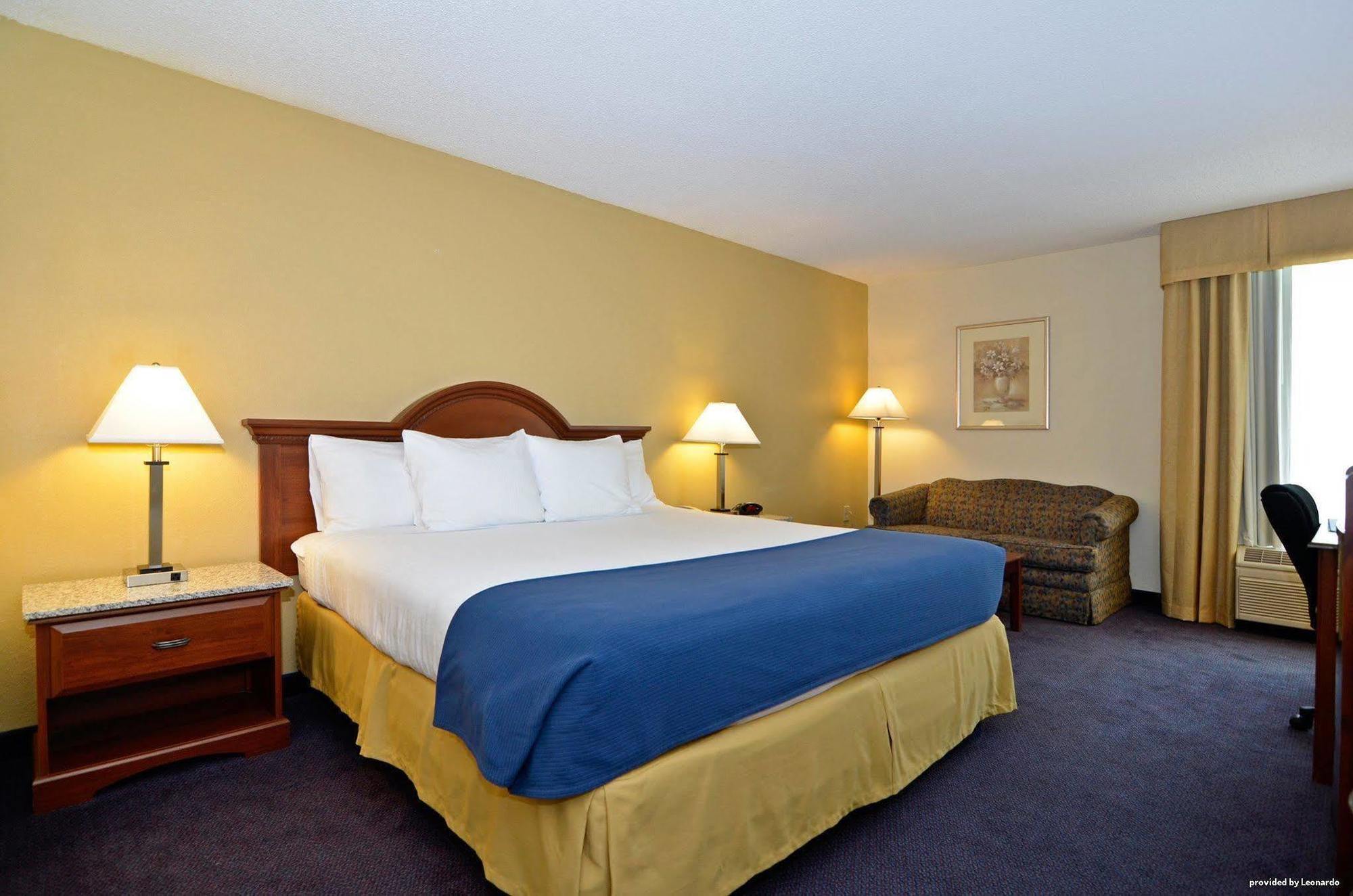 Best Western Plus Yadkin Valley Inn & Suites Jonesville Exterior photo