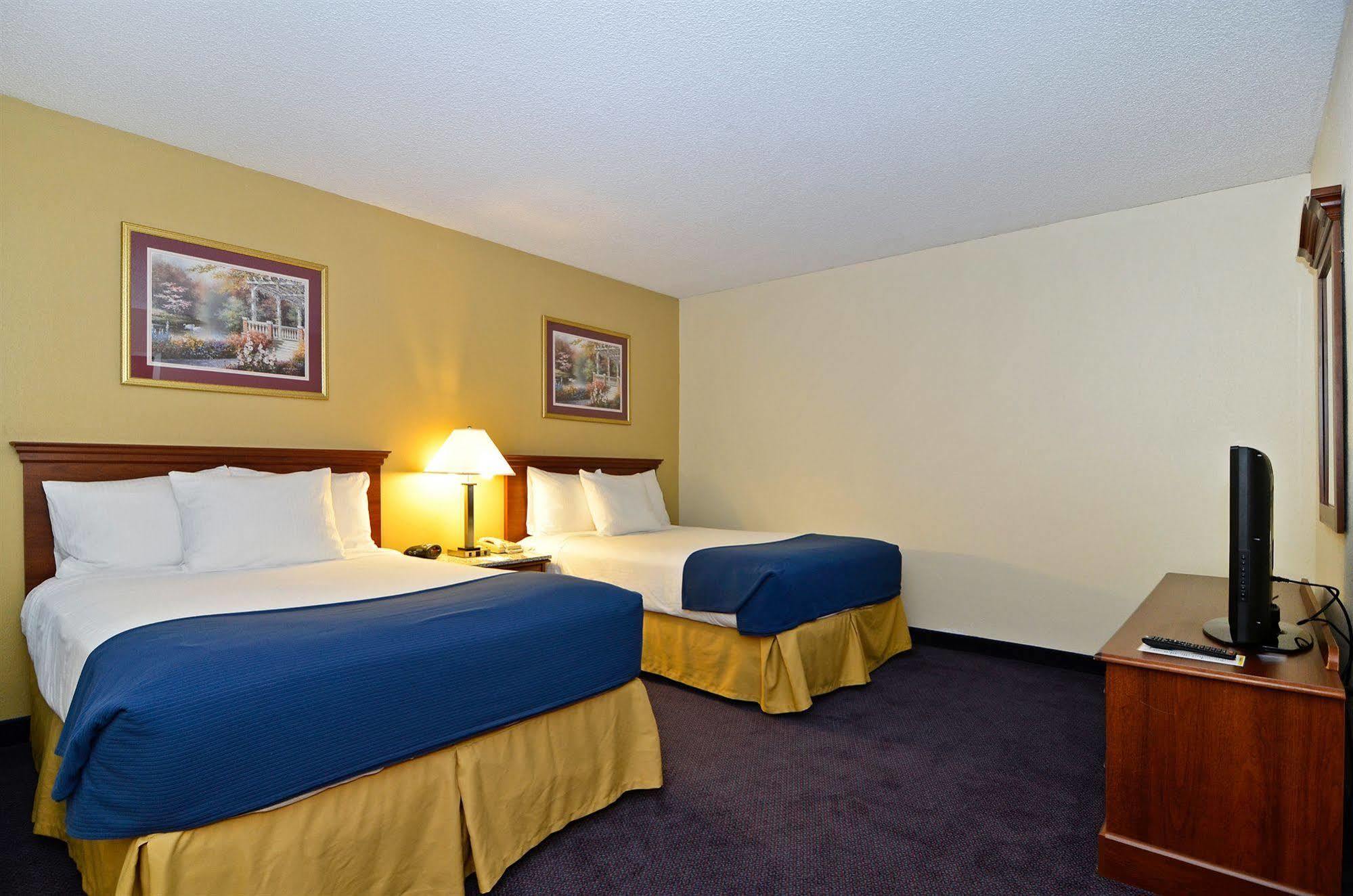 Best Western Plus Yadkin Valley Inn & Suites Jonesville Exterior photo