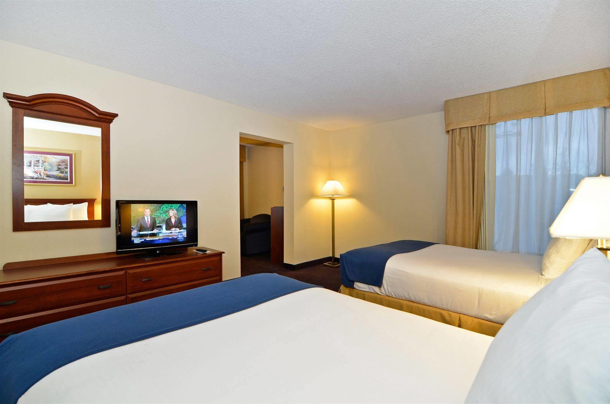Best Western Plus Yadkin Valley Inn & Suites Jonesville Exterior photo